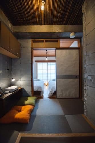 Standard Twin Room with Shared Bathroom and Toilet