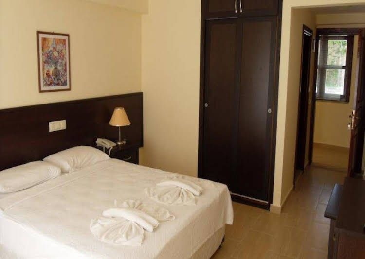 Grove Hotel4