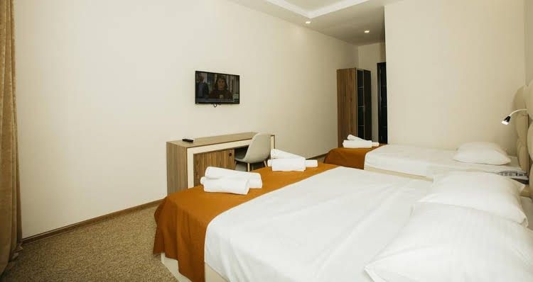 City Hotel3