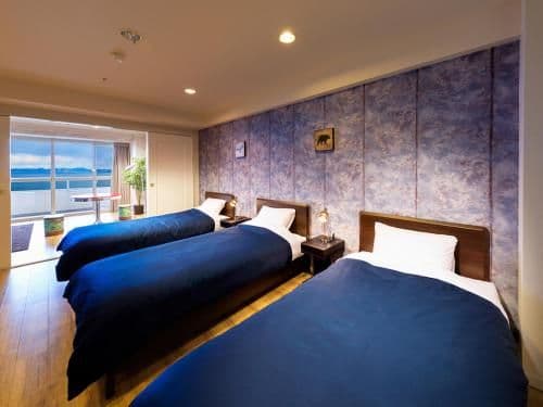 Deluxe Family Suite