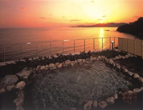 โรงแรมซีไซด์ เกโบโซะ (Seaside Hotel Geibouso)0