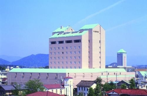 โรงแรมนิว โอะมิ (Hotel New Omi)0