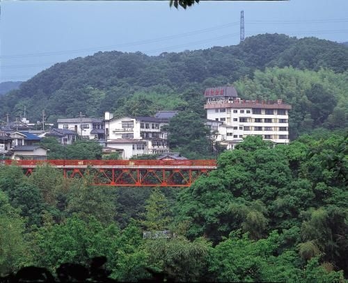โรงแรมชิกิซัง คังโกะ (Shigisan Kanko Hotel)1