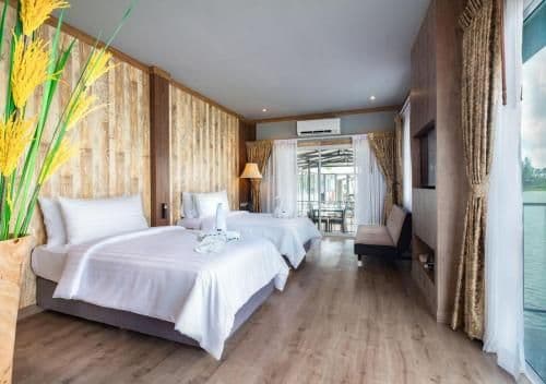 Suite with Lake View