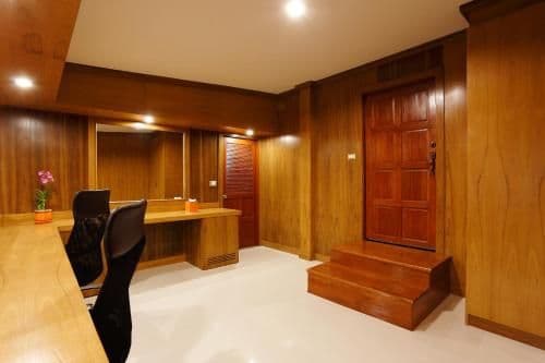 Suite with Lake View