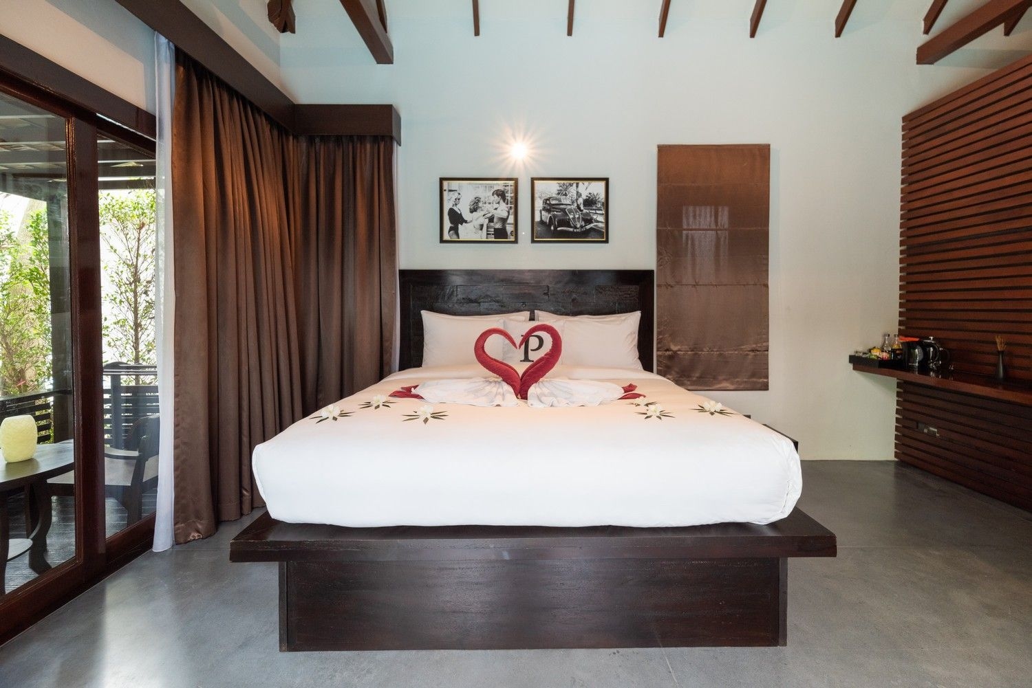 เดอะ พริวิเลจ โฮเทล เอซร่า รอยัล บีช (The Privilege Hotel Ezra Royal Beach)2