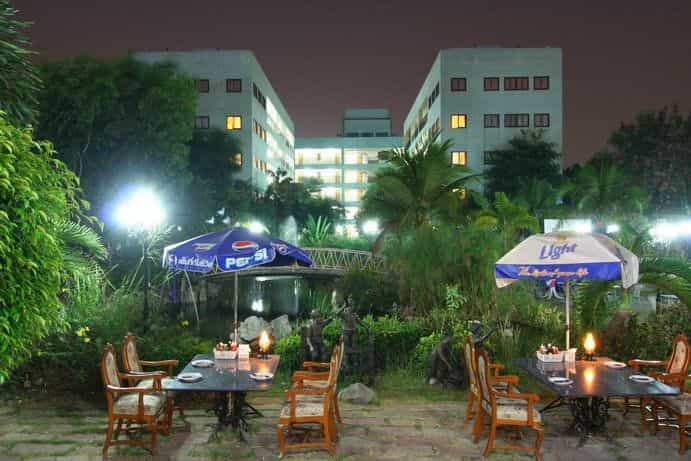 โรงแรม 13 เหรียญ แอร์พอร์ต มีนบุรี