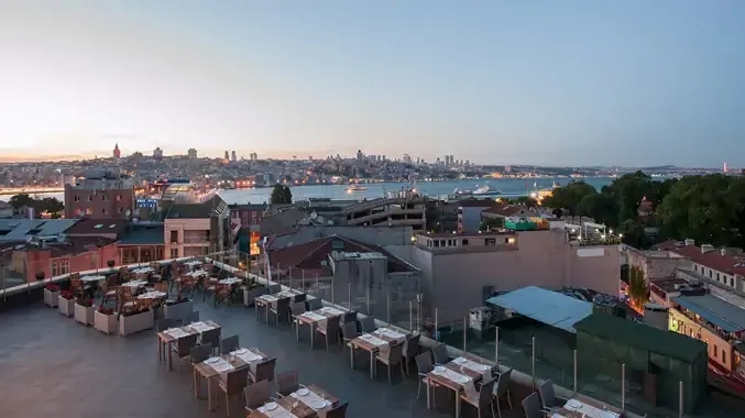 DoubleTree by Hilton Hotel Istanbul-Sirkeci1
