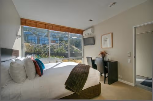 Lake View Two Bedroom with Two Bathrooms Super Suite