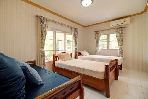 Three-Bedroom Country House