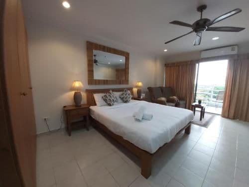 Studio Apartment with Sea View