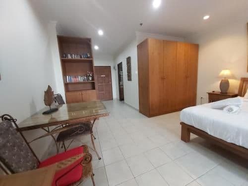 Studio Apartment with Sea View