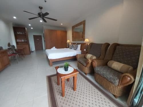 Studio Apartment with Sea View