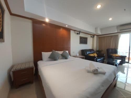 Studio Apartment with Sea View