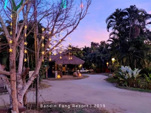 Baan Din Fhang Baan Din Fhang