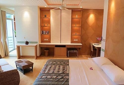 Studio Apartment