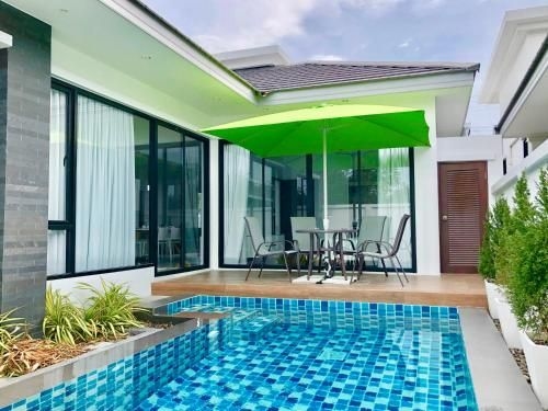 Dasiri Holiday Pool Villa central, modern & new!3