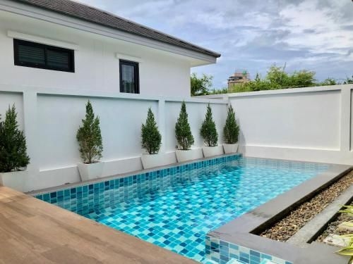 Dasiri Holiday Pool Villa central, modern & new!1