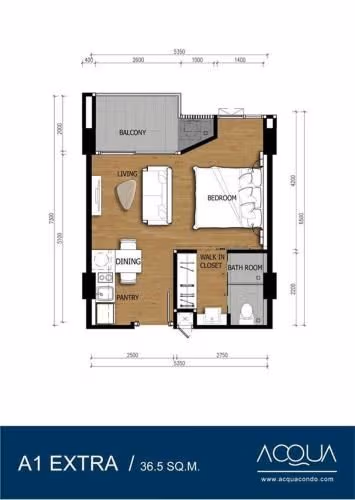 Apartment with Pool View