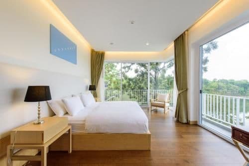 Suite with Lake View