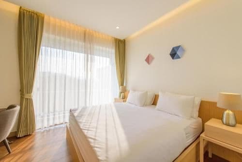 Suite with Lake View