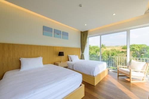 Suite with Lake View