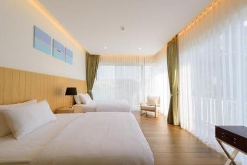 Suite with Lake View
