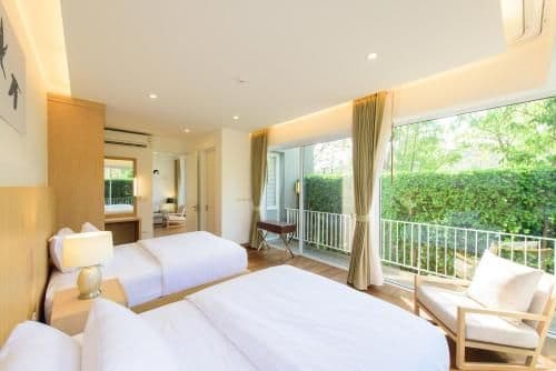 Suite with Lake View
