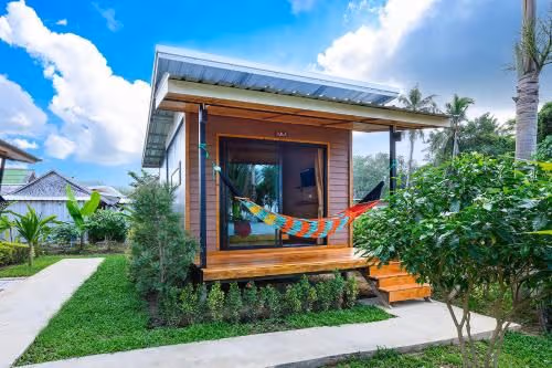 Bungalow with Garden View
