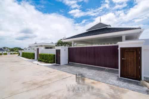 Luxury Modern 4 Bedroom Pool Villa - FH Luxury Modern 4 Bedroom Pool Villa - FH