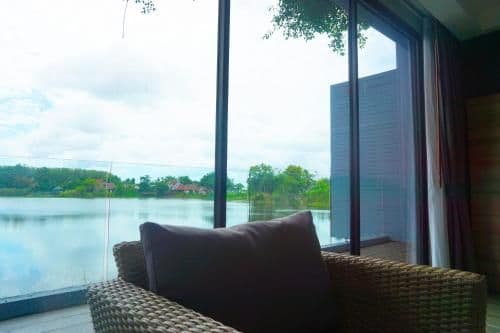 Deluxe Double Room with Front Lake View
