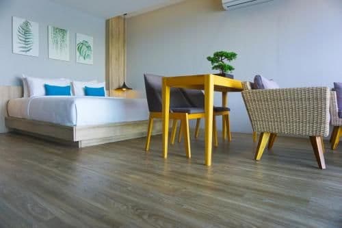 Deluxe Double Room with Front Lake View
