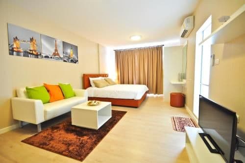 Studio Apartment