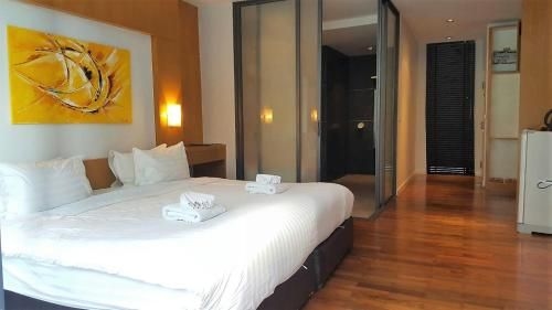 STUDIO APARTMENT IN KAMALA ICON PARK D150
