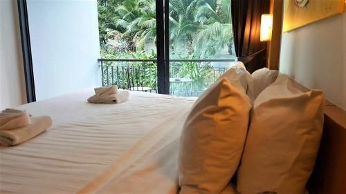 STUDIO APARTMENT IN KAMALA ICON PARK D153