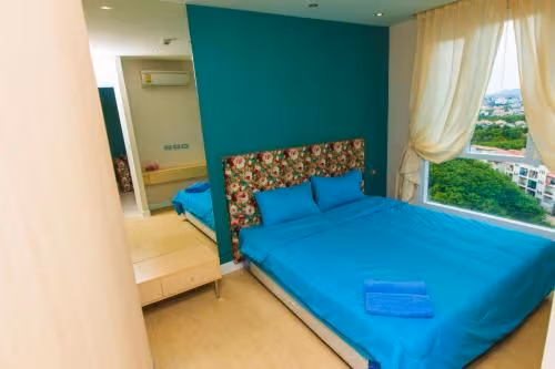 Deluxe One-Bedroom Apartment with Pool View