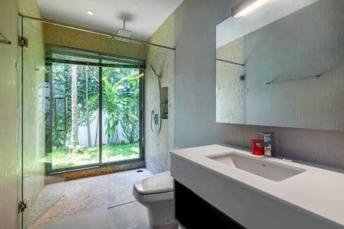 Villa with Garden View