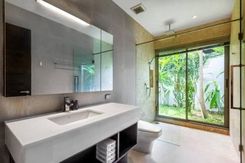 Villa with Garden View