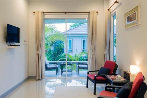 Villa with Garden View
