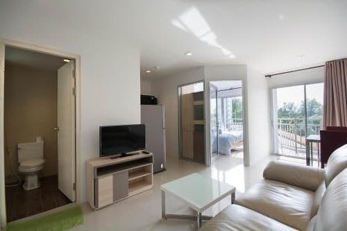 Apartment with Garden View