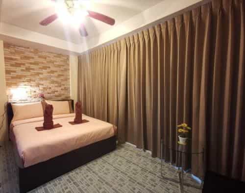 Floral 3 bedroom near Juncylon and Bangla Rd Floral 3 bedroom near Juncylon and Bangla Rd