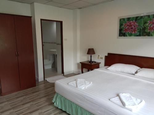 Welcome Inn Hotel @ karon Beach. Family room from only 1200 Baht1