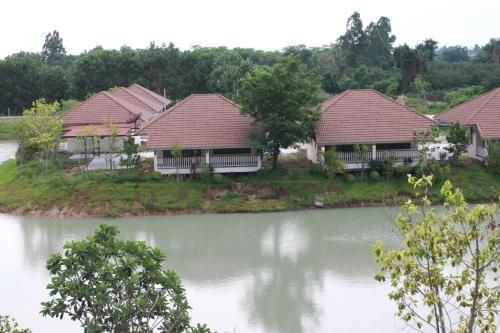 ภิรมย์ เลค แอนด์ รีสอร์ท (Pirom Lake And Resort)2