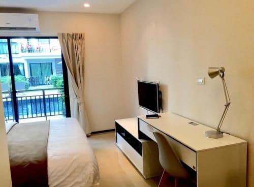 Studio Apartment