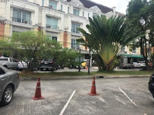 Bangkok Pattana school Sukhumvit BTS Bangna BITEC Four Sets Room Village2