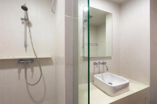 Two-Bedroom Apartment with Pool View (Free In-Room WiFi)