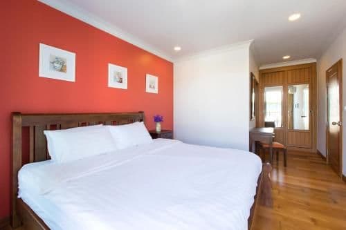 Two-Bedroom Apartment with Pool View (Free In-Room WiFi)