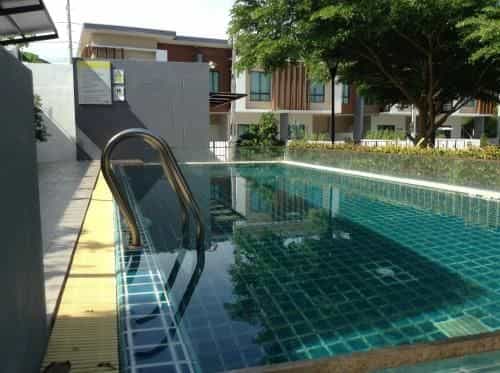 Jirapat Townhouse Jirapat Townhouse