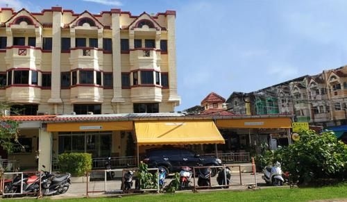 Oasis Hostel and Bar0