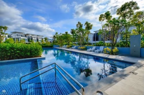Three-Bedroom Townhouse
